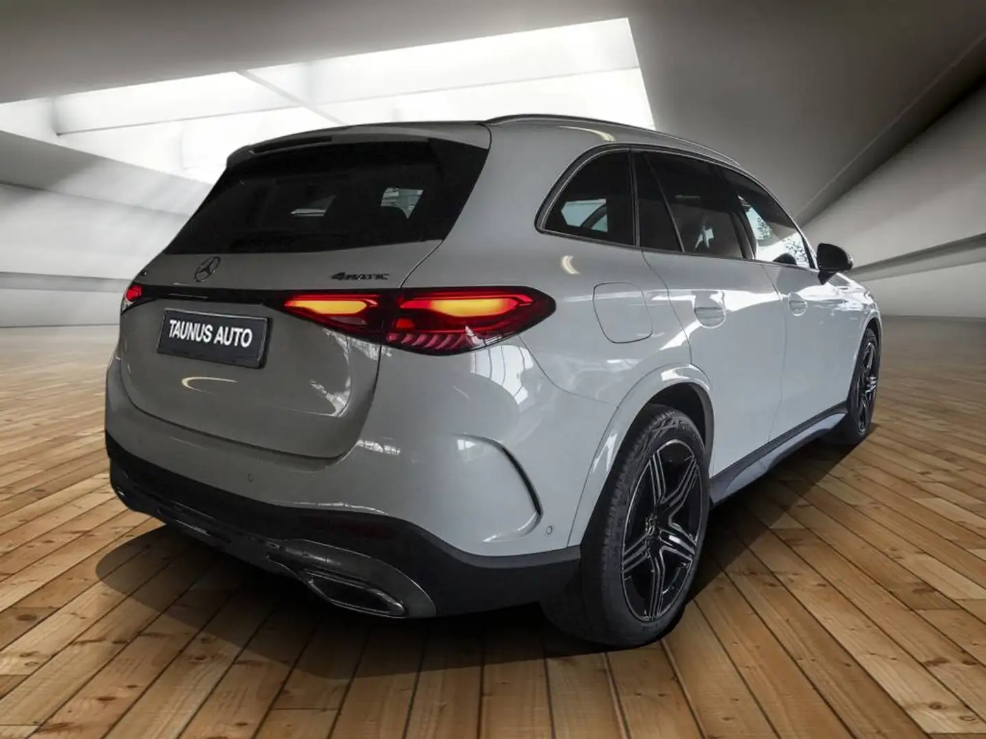 Mercedes-Benz GLC 200 EDITION-AMG-DISTRONIC-MEMORY-AHK-UVP 71.000 Weiß - 2
