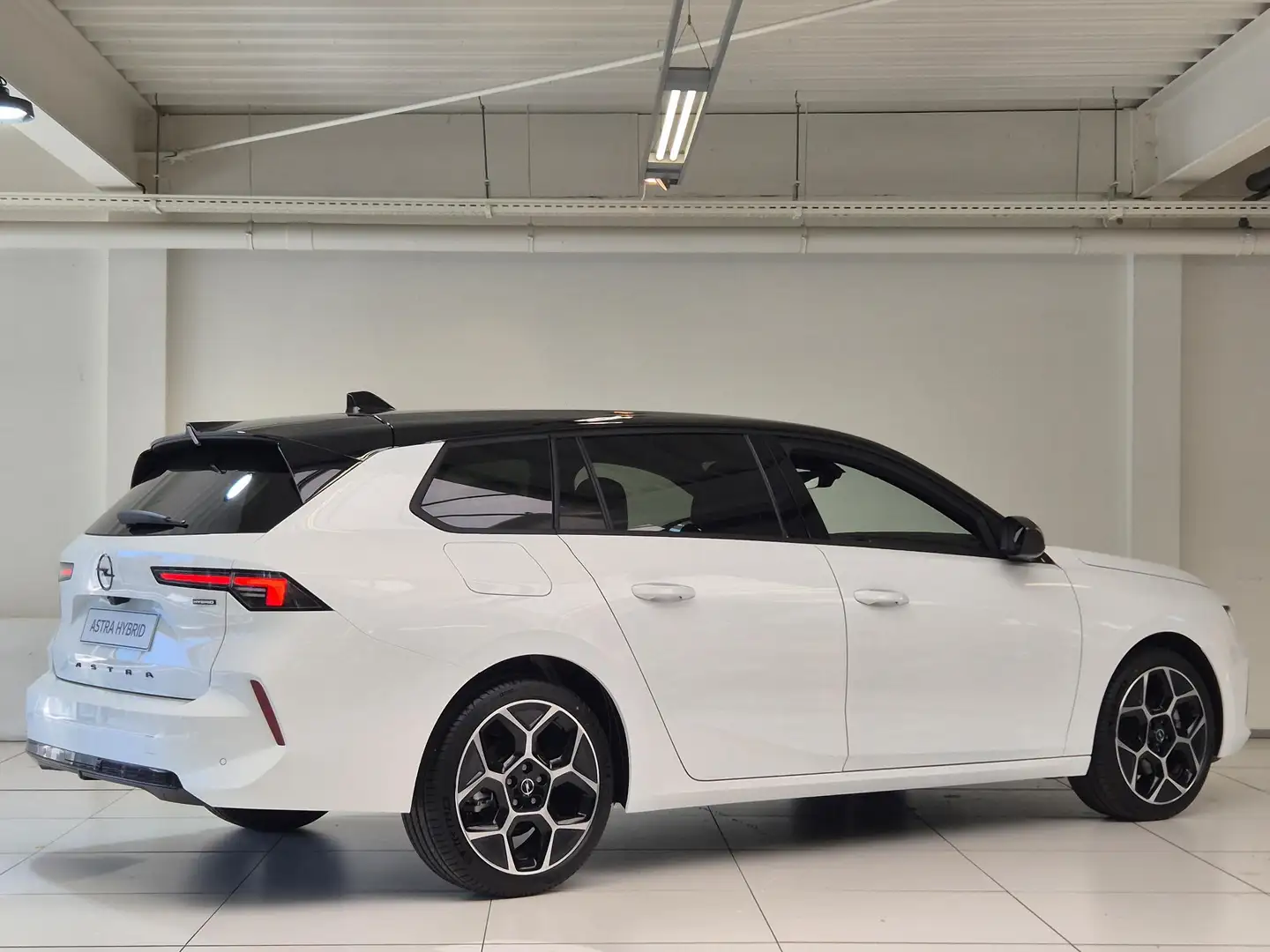 Opel Astra Sports Tourer 1.2 Turbo Hybrid Ultimate Automaat | Wit - 2