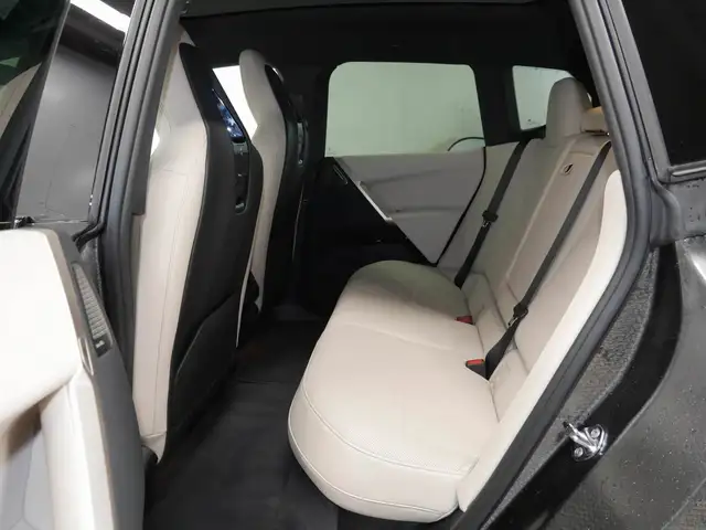 BMW iX view 7