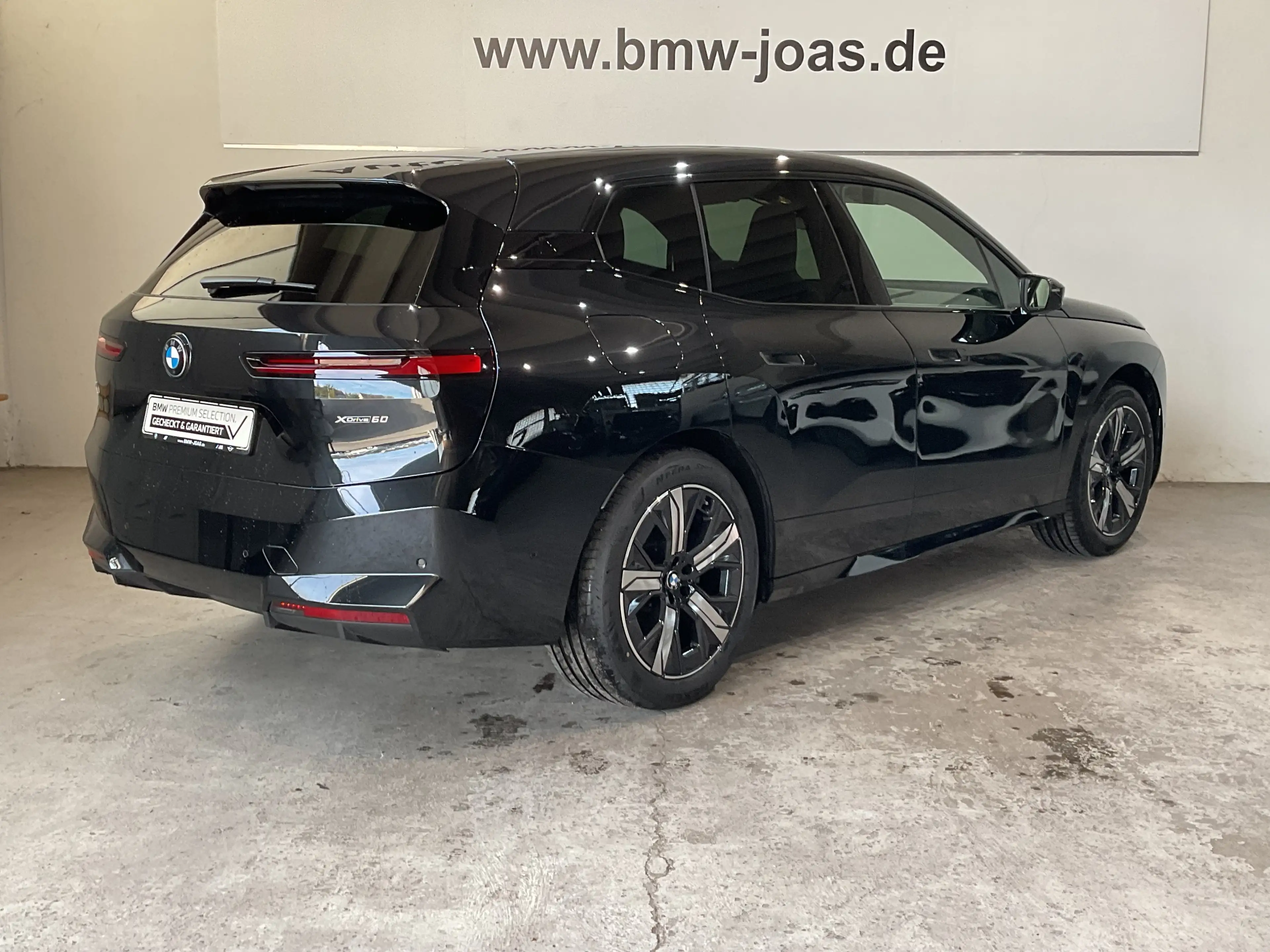 BMW iX xDrive60 |Aktivlenkung |Luftfederung |Sky Lounge — photo 15