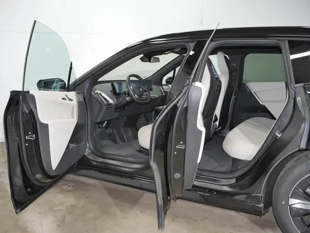 BMW iX view 6