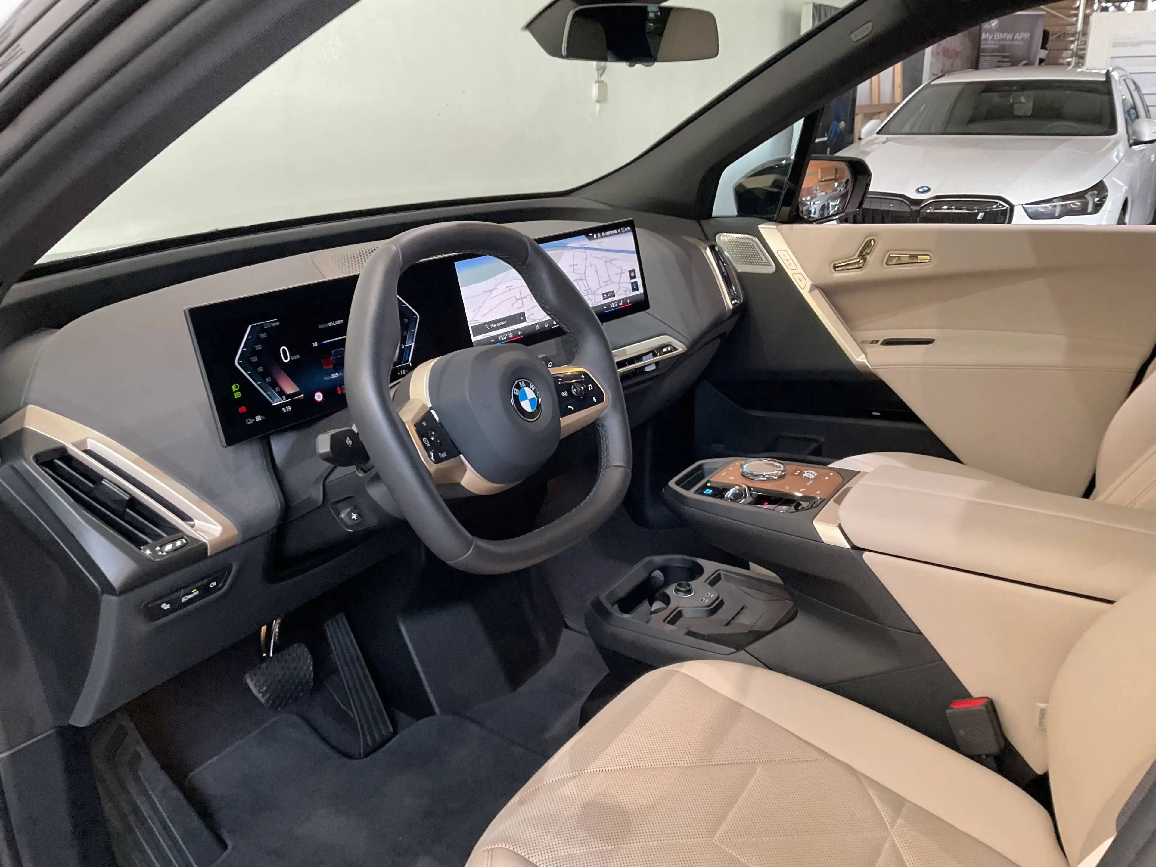 BMW iX xDrive60 |Aktivlenkung |Luftfederung |Sky Lounge — photo 6