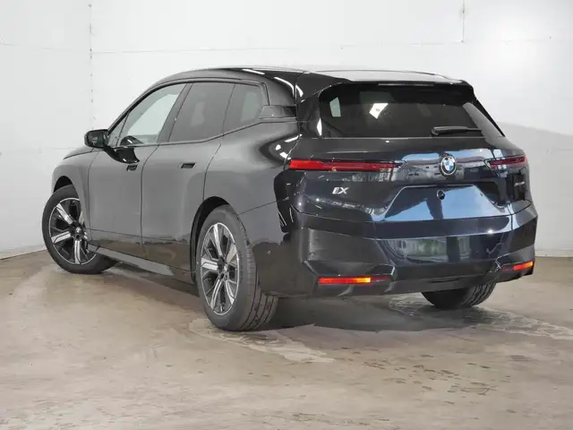 BMW iX view 13