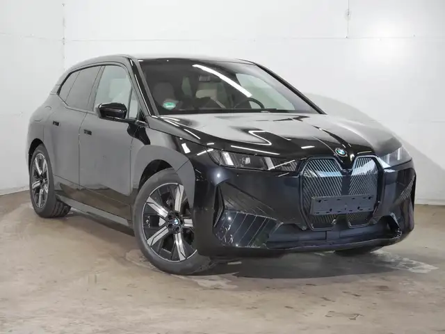 BMW iX view 14