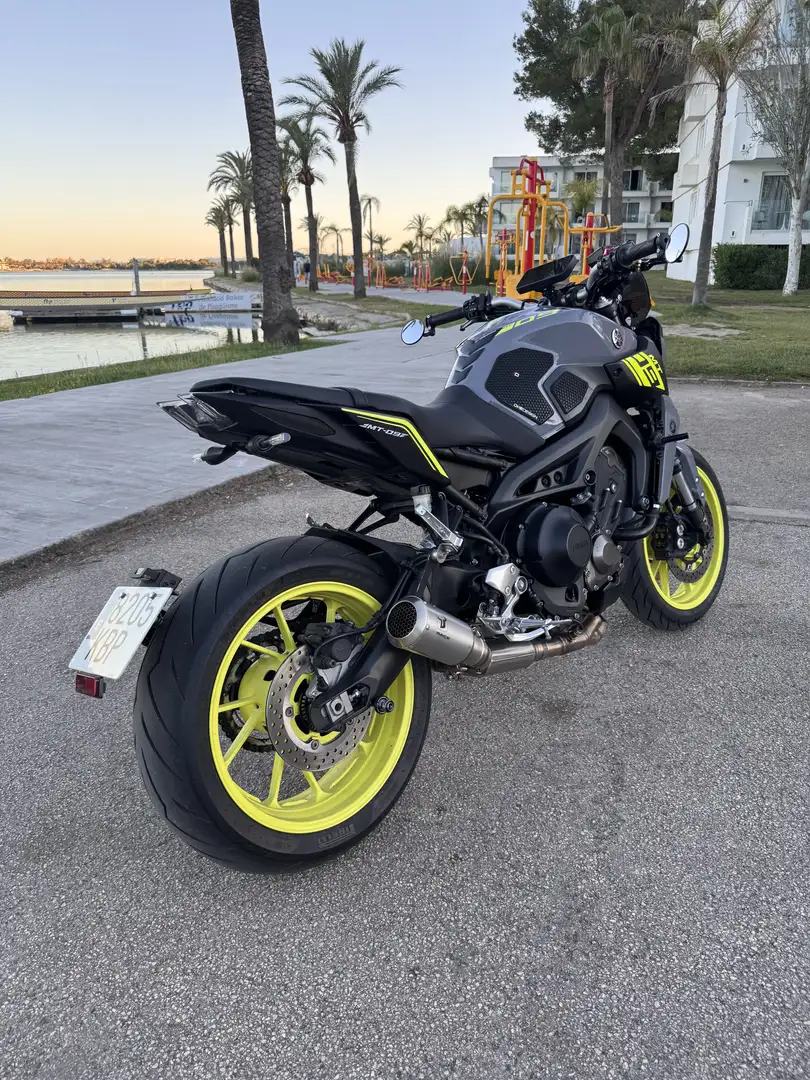 Yamaha MT-09 Gris Amarillo Fluor - 2