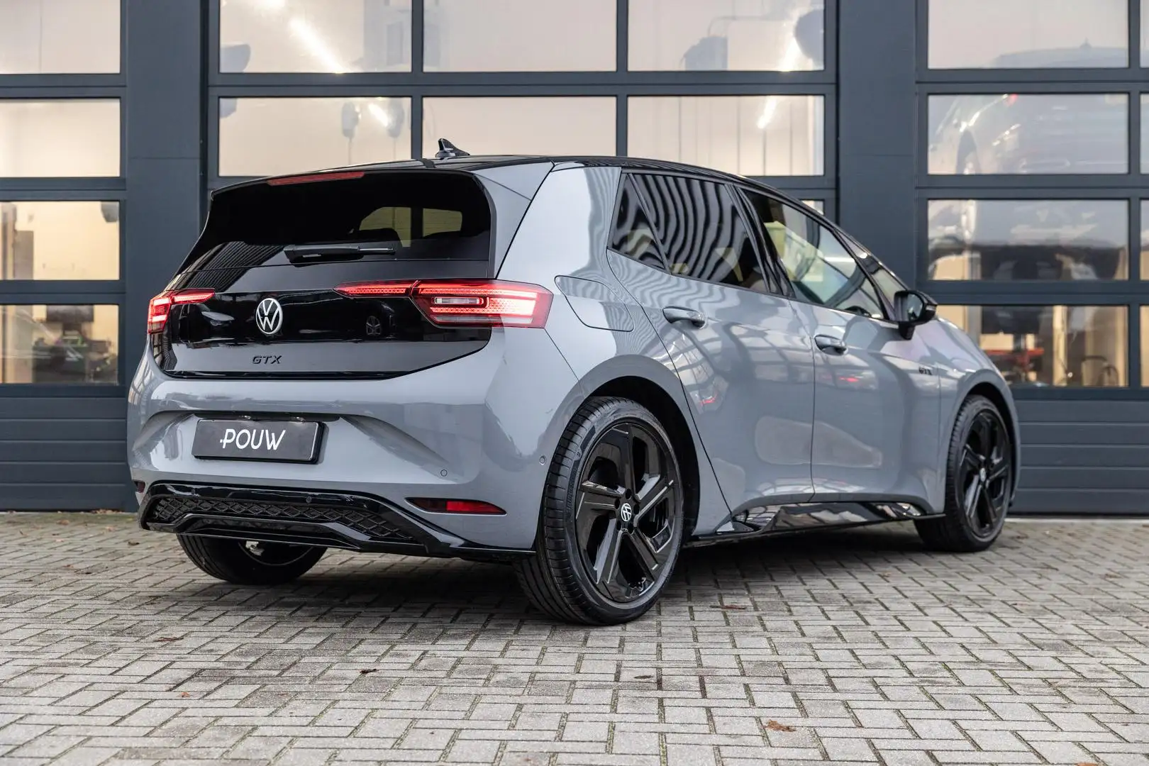 Volkswagen ID.3 GTX 326pk Performance 79 kWh | Panoramadak | Trekh Grijs - 2