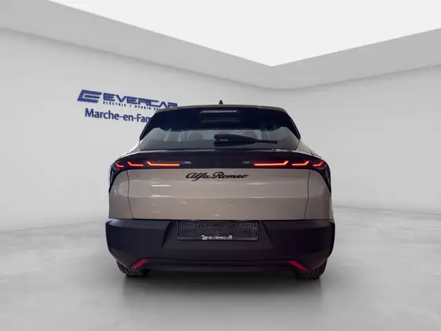 Alfa Romeo Junior view 5