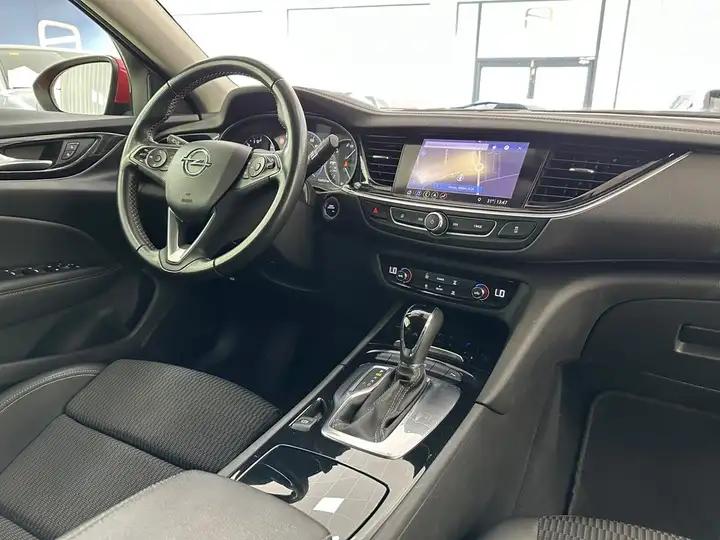 Opel Insignia ST - INNOVATION 1.6 CDTI S/S 2020, foto 2