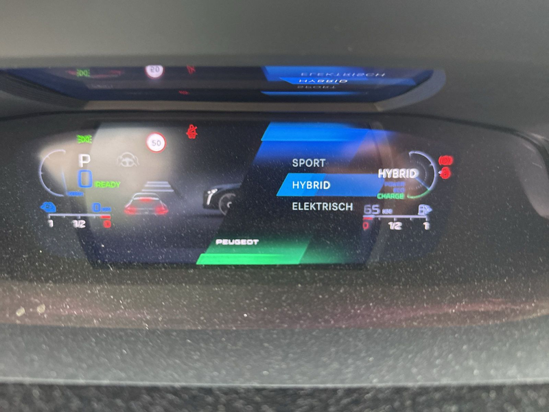 Peugeot 408 Plug in Hybrid 225 GT — photo 14