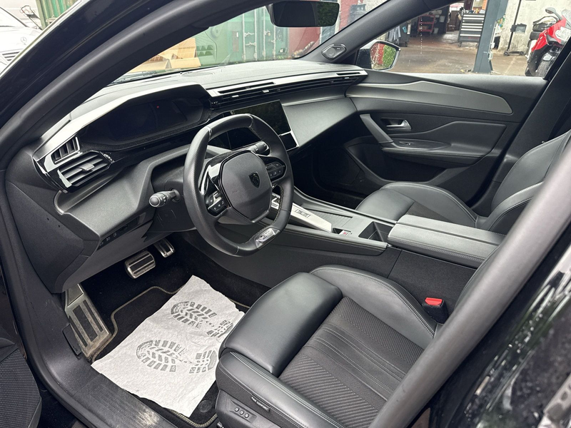 Peugeot 408 Plug in Hybrid 225 GT — photo 11