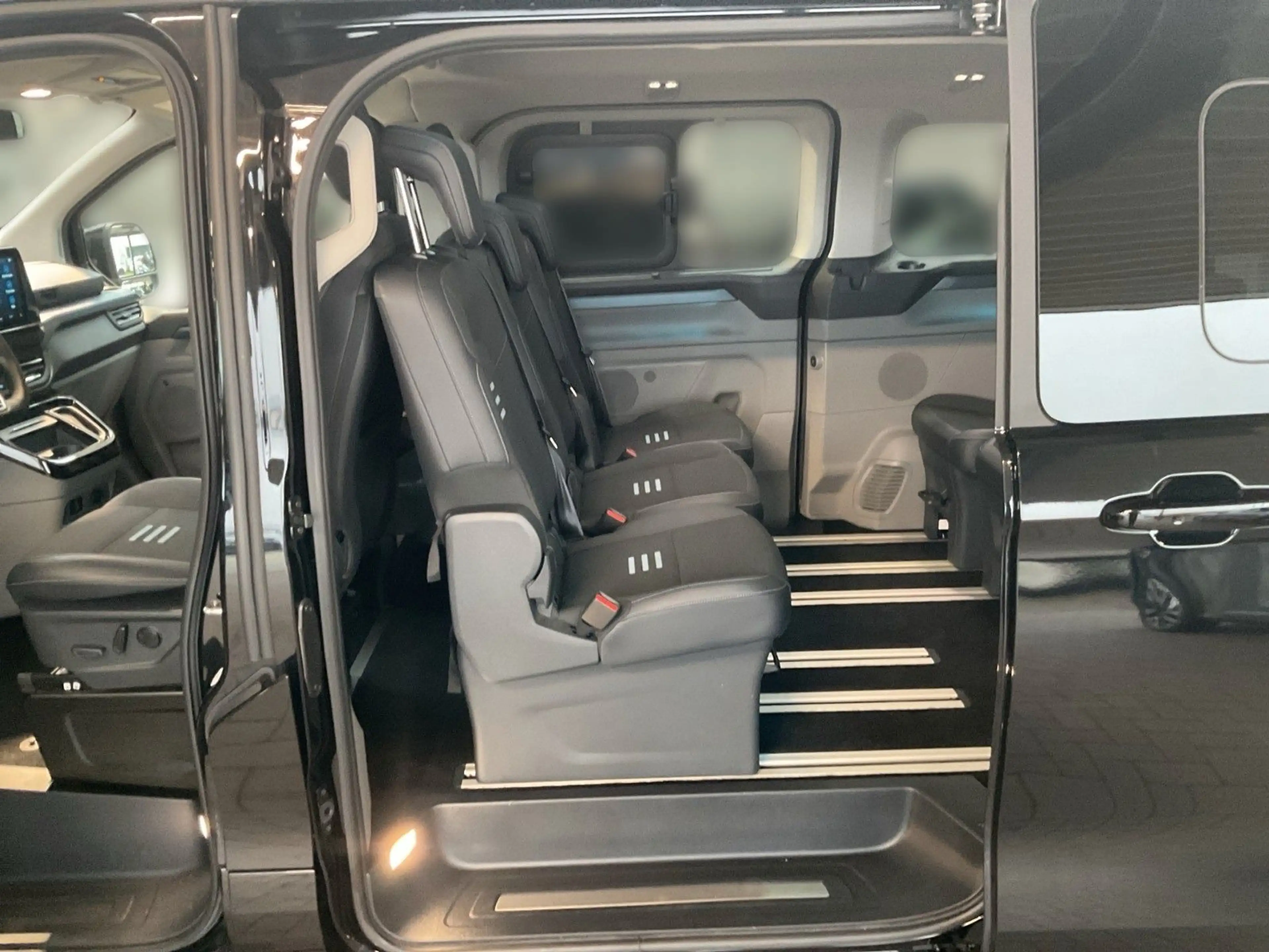 Ford Tourneo Custom Bus 320 L2 Tourneo Active FWD — photo 11