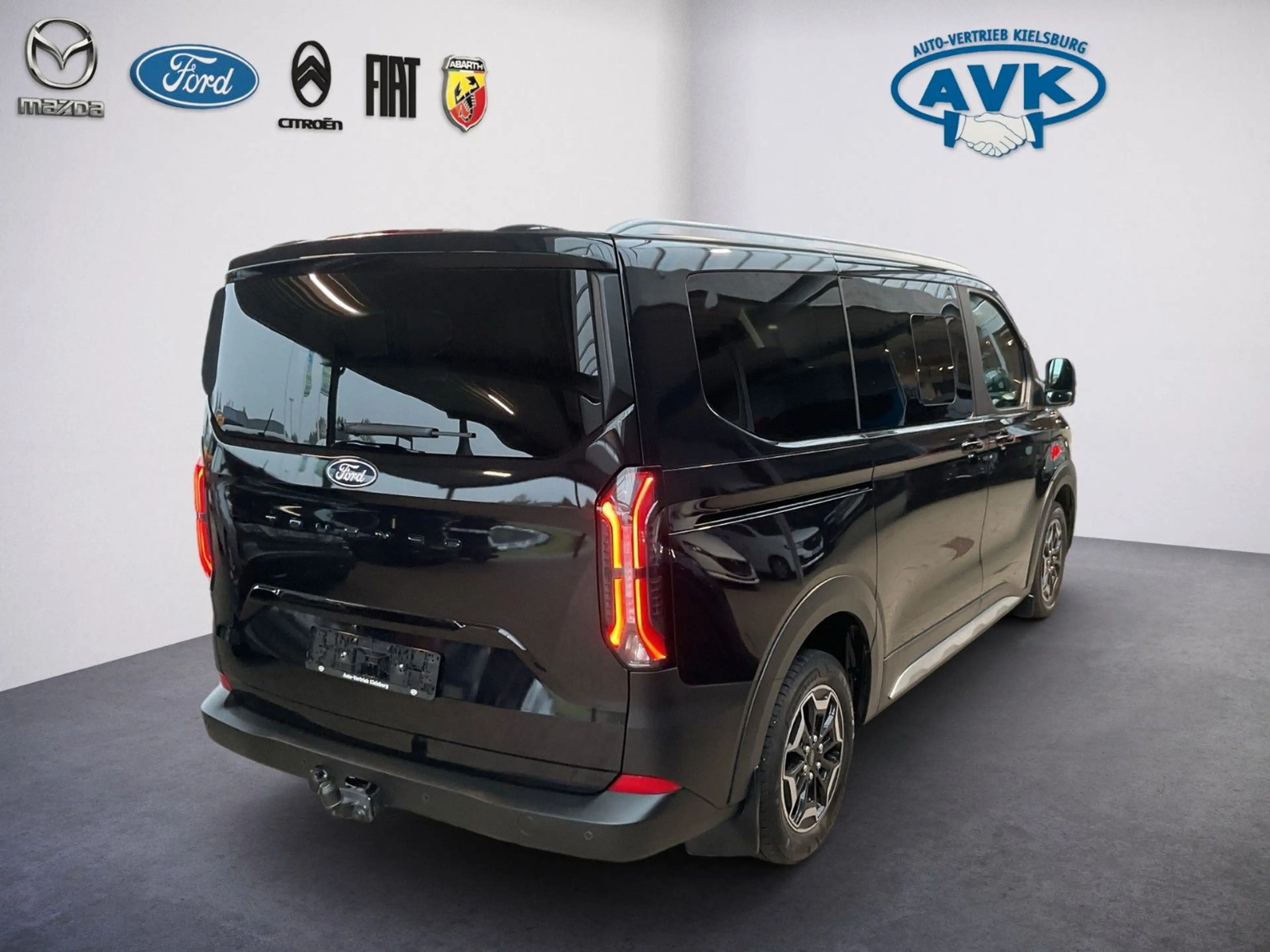Ford Tourneo Custom Bus 320 L2 Tourneo Active FWD — photo 3