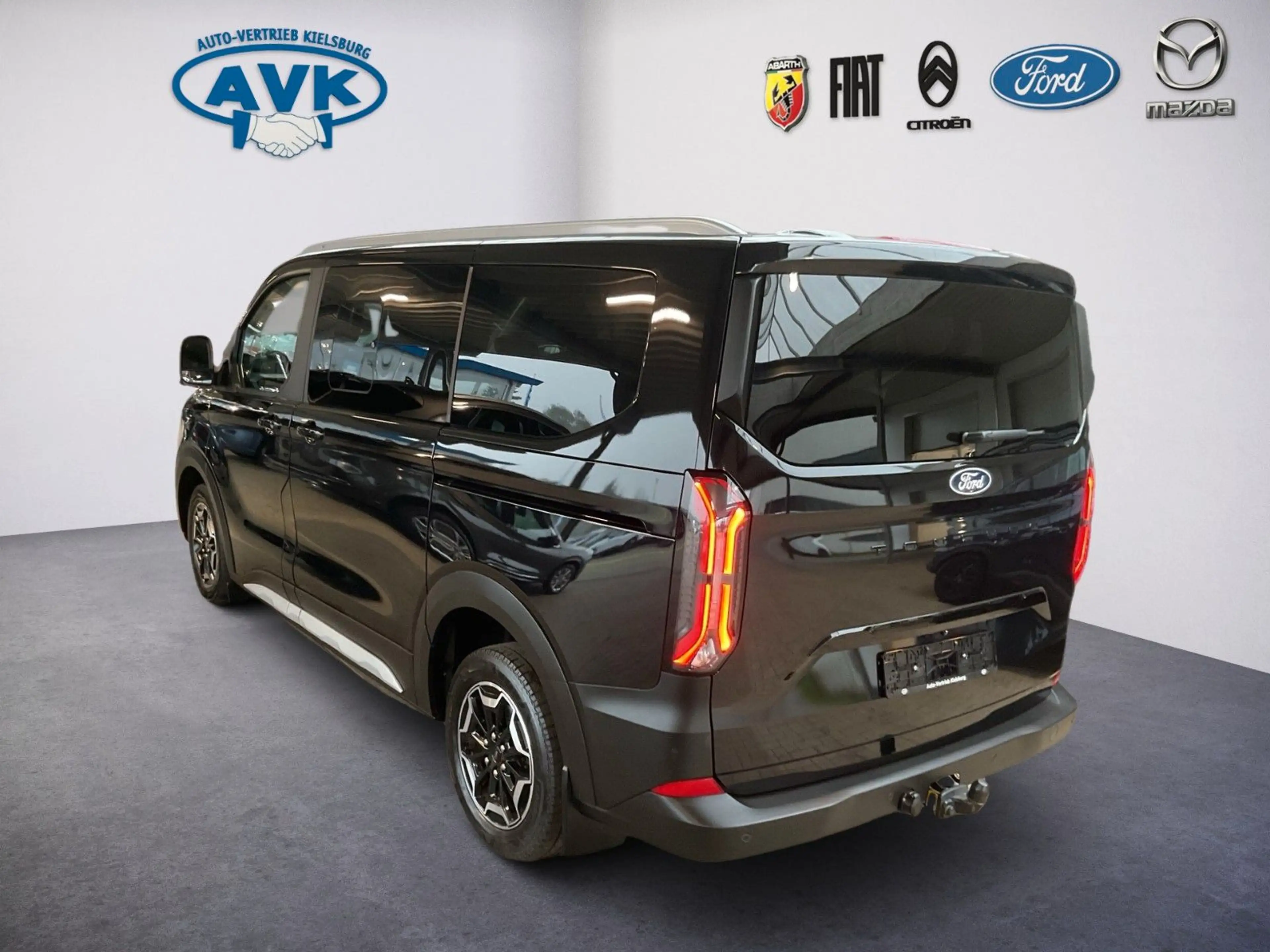 Ford Tourneo Custom Bus 320 L2 Tourneo Active FWD — photo 4