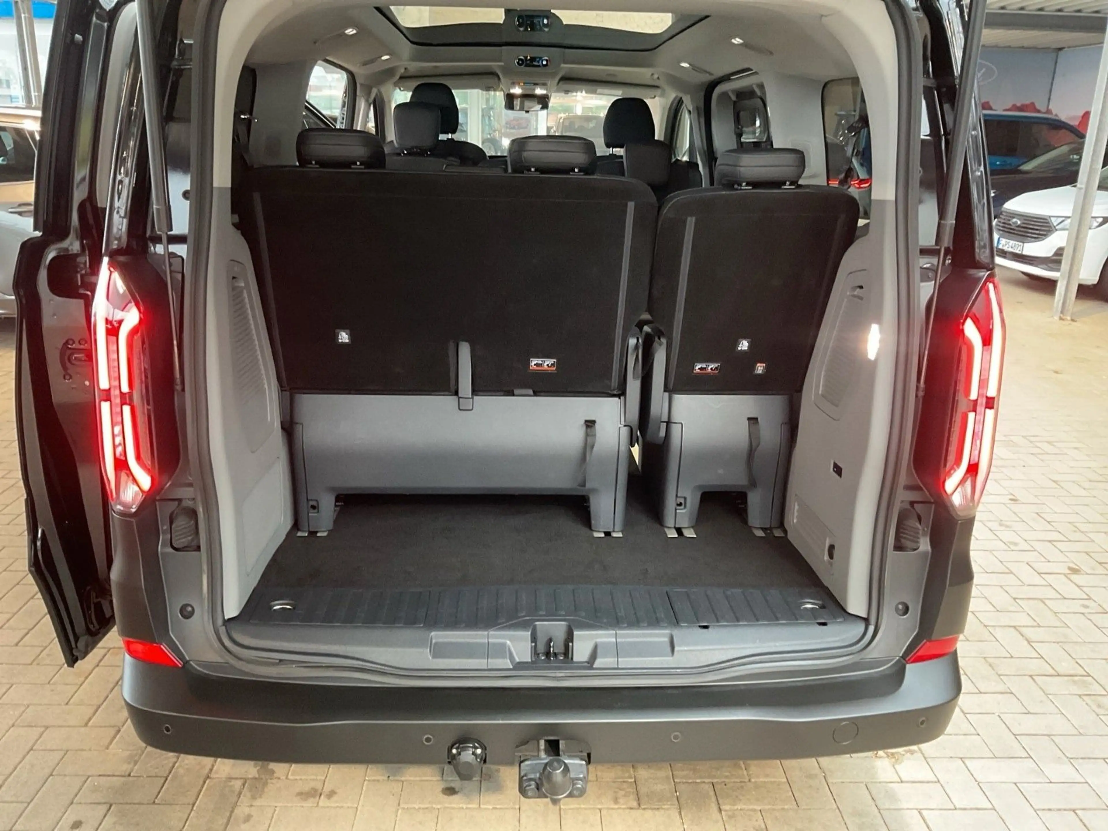 Ford Tourneo Custom Bus 320 L2 Tourneo Active FWD — photo 12