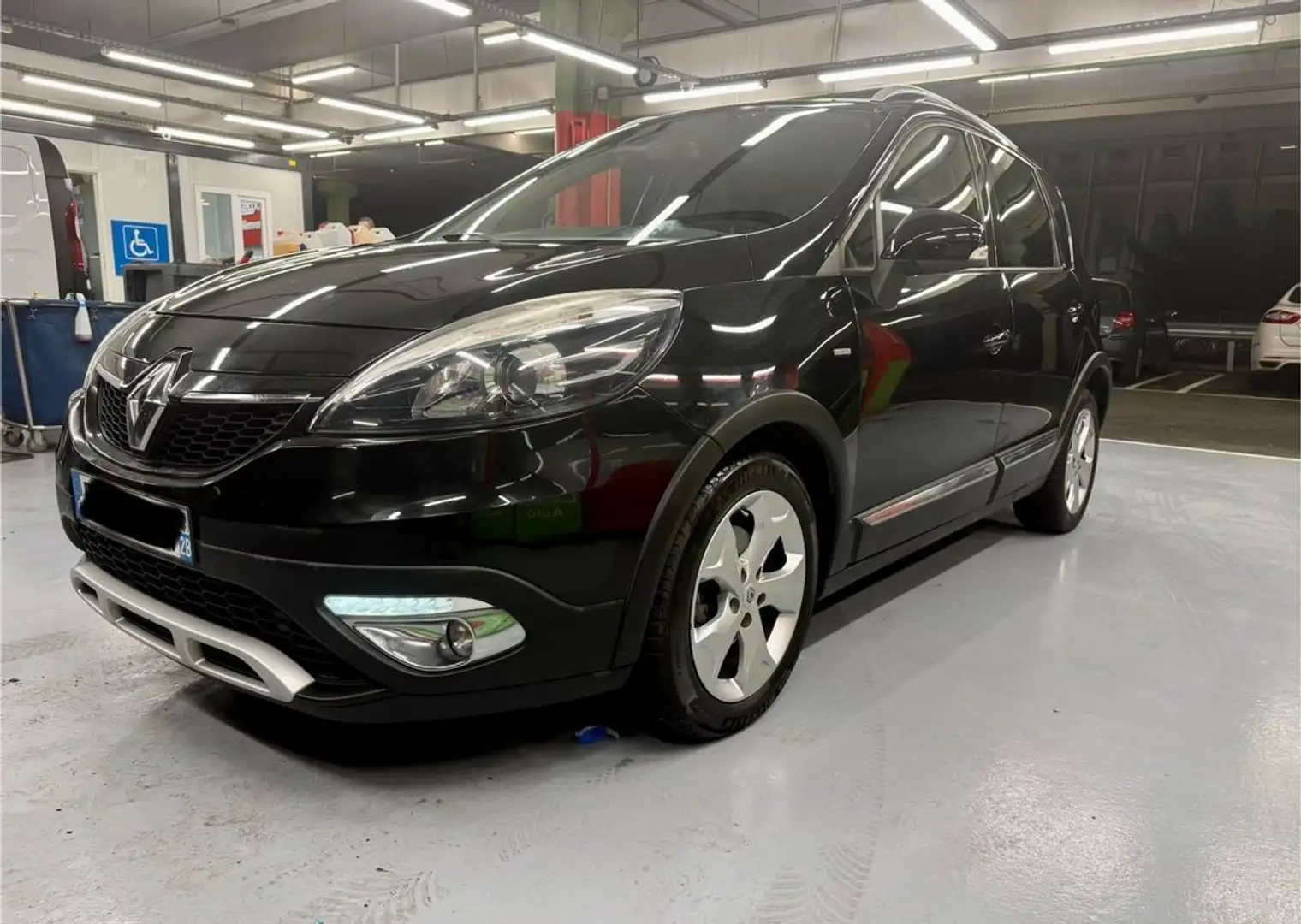 Renault Scenic III XMOD 1.5 DCI 110CH BOSE EDC Noir - 1
