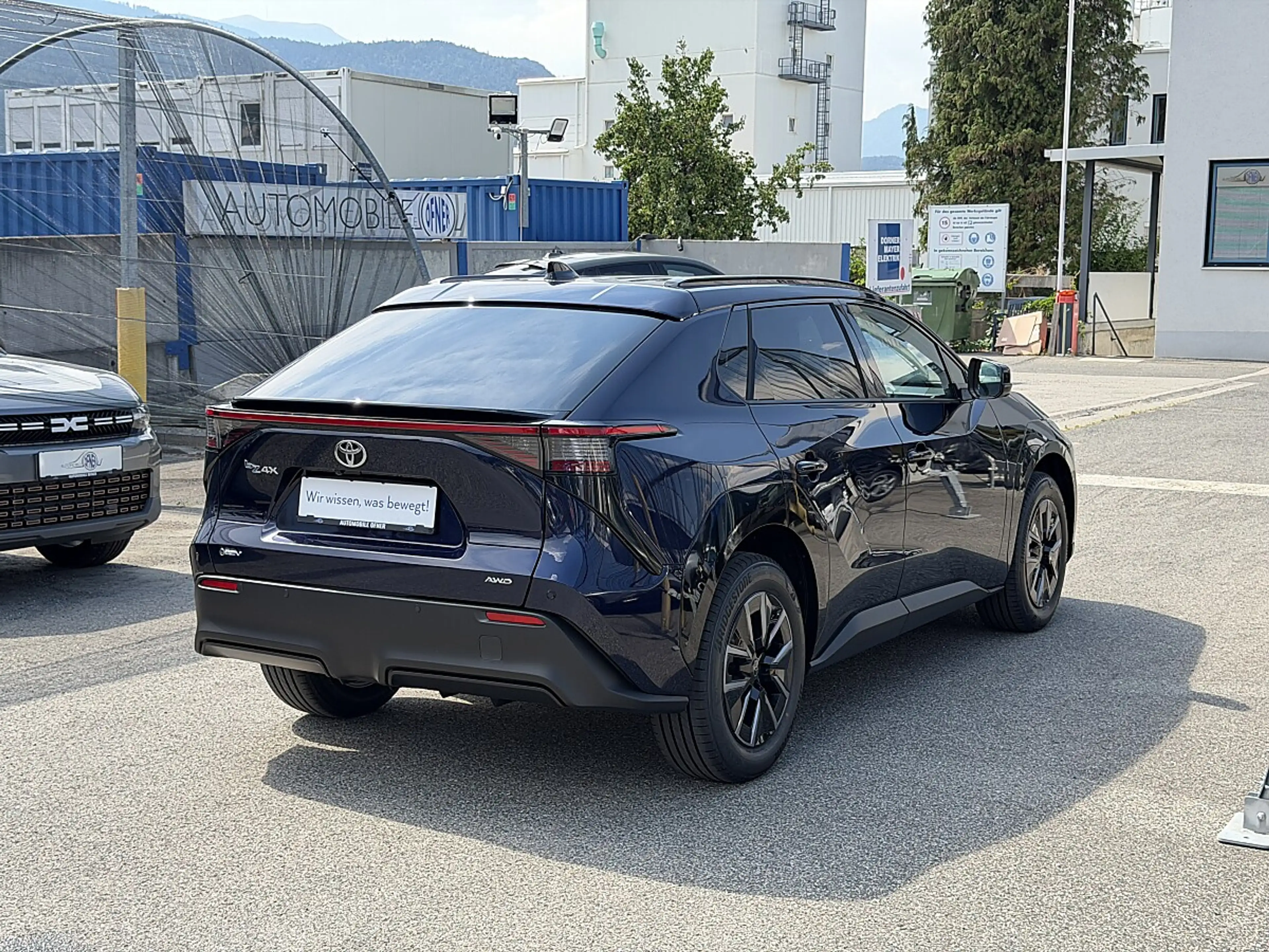 Toyota bZ4X BZ4X Elektro 73kWh AWD ACC LED PDC Kamera Sitz&... — photo 4