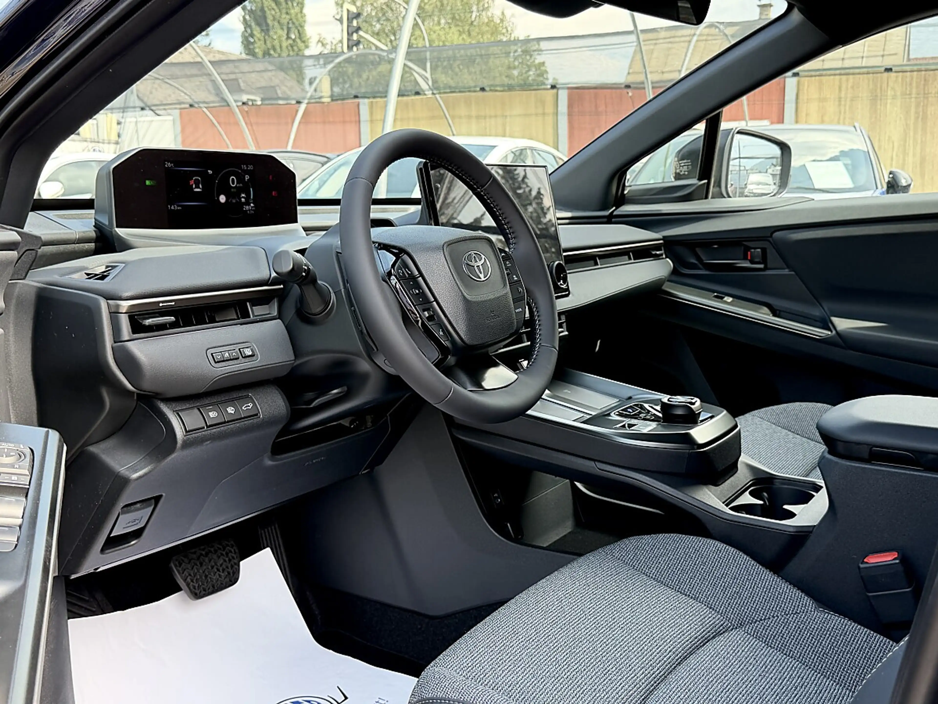 Toyota bZ4X BZ4X Elektro 73kWh AWD ACC LED PDC Kamera Sitz&... — photo 13