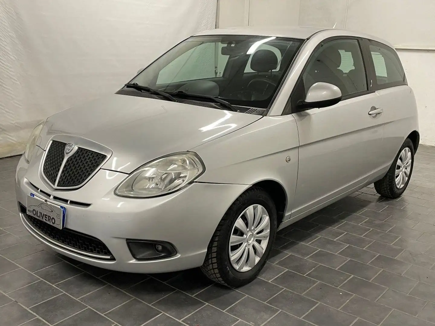 Lancia Ypsilon 1.2 Oro 60cv-NEOPATENTATI Grigio - 2
