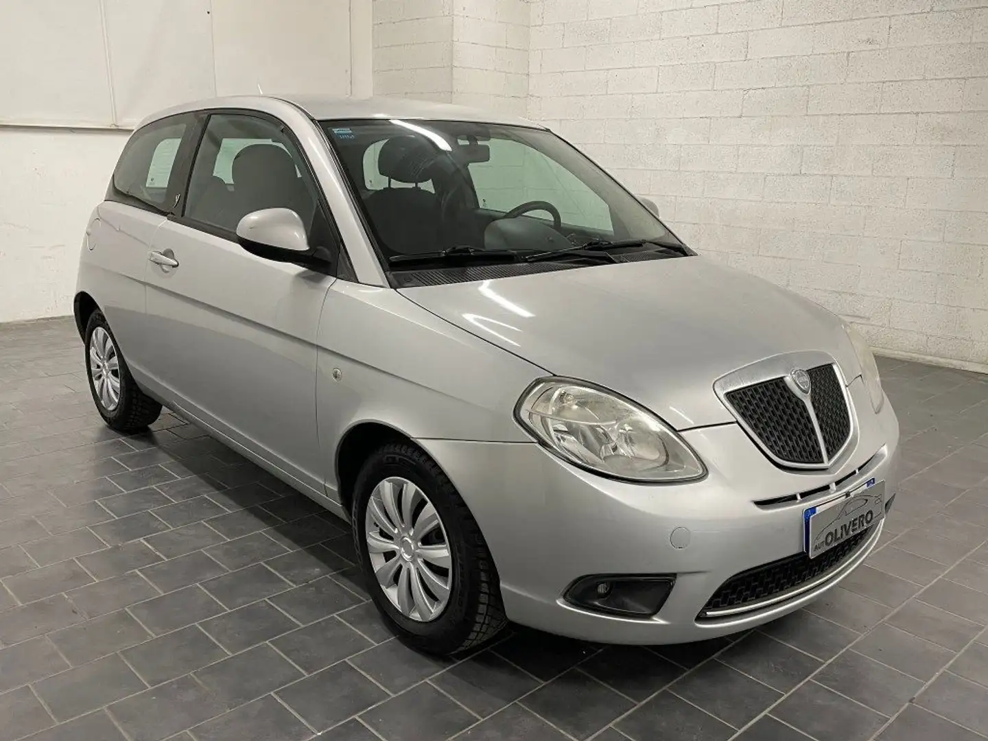 Lancia Ypsilon 1.2 Oro 60cv-NEOPATENTATI Grigio - 1