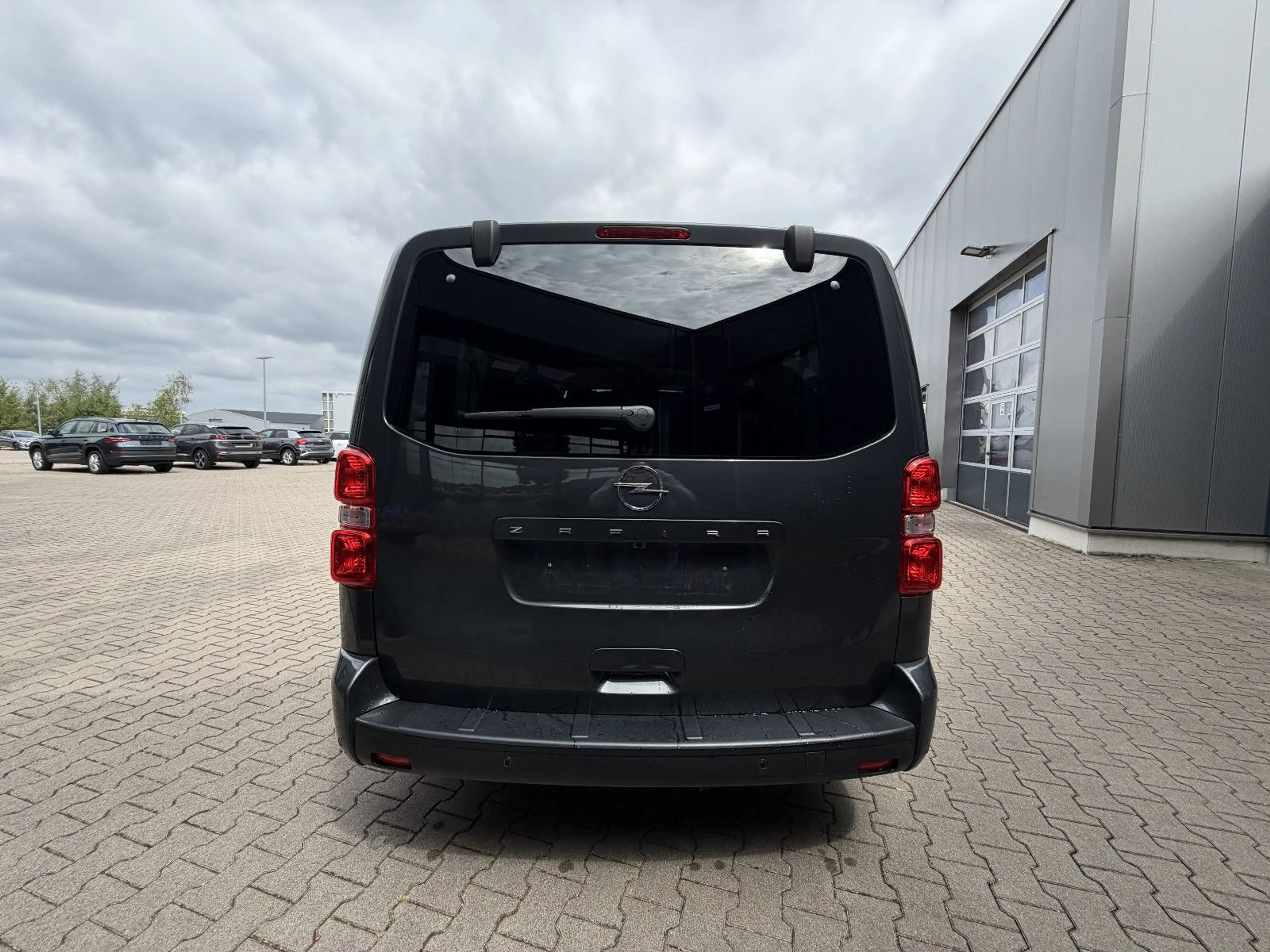 Opel Zafira Life Edition 2.0d XL — photo 6