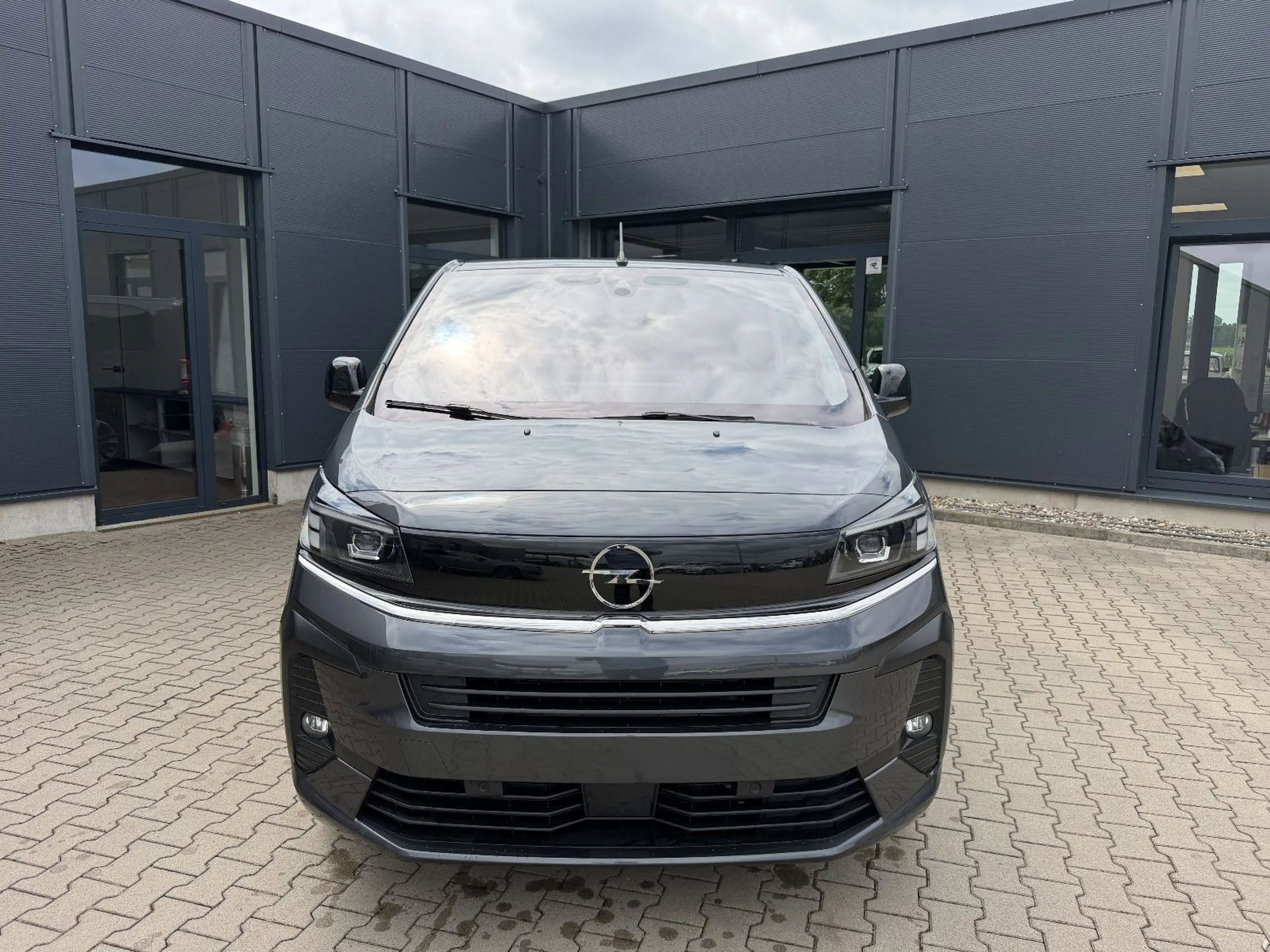 Opel Zafira Life Edition 2.0d XL — photo 2