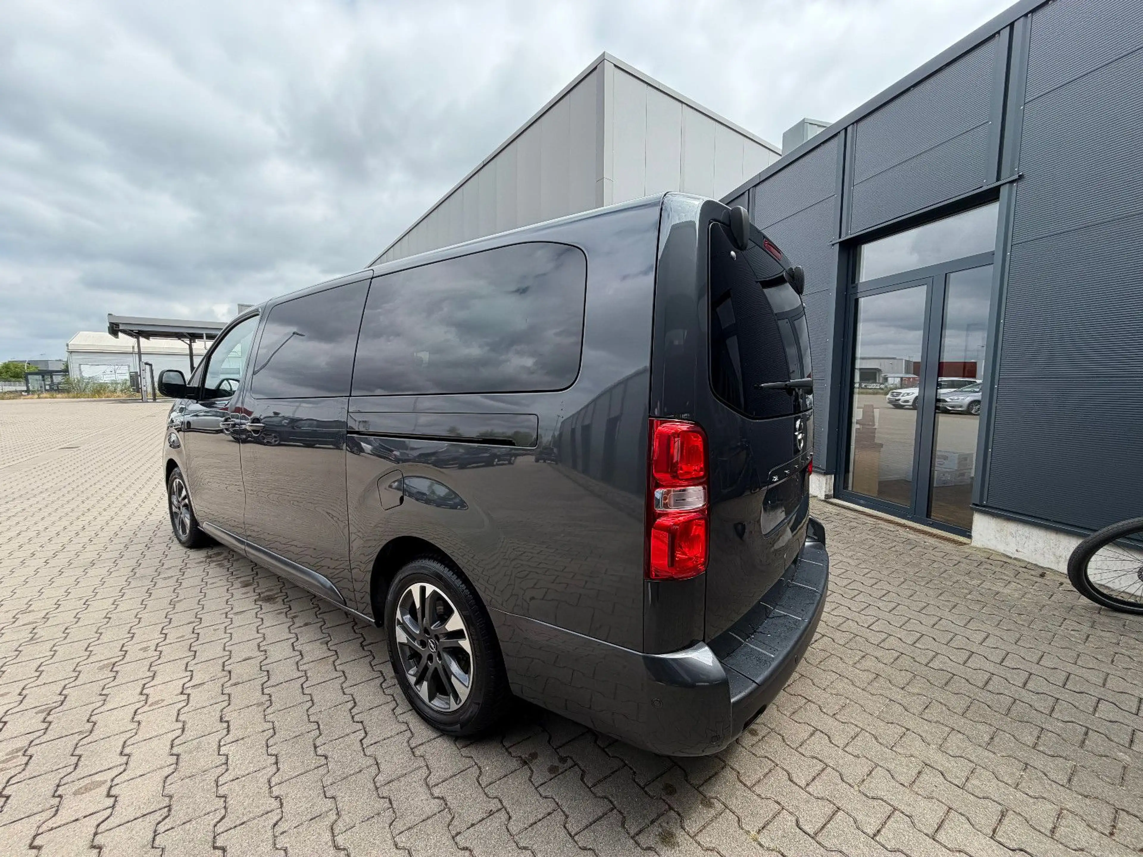 Opel Zafira Life Edition 2.0d XL — photo 5