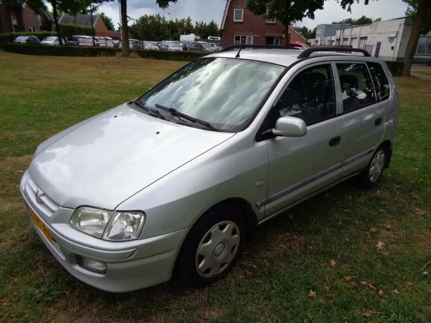 Mitsubishi Space Star - Grijs - 1