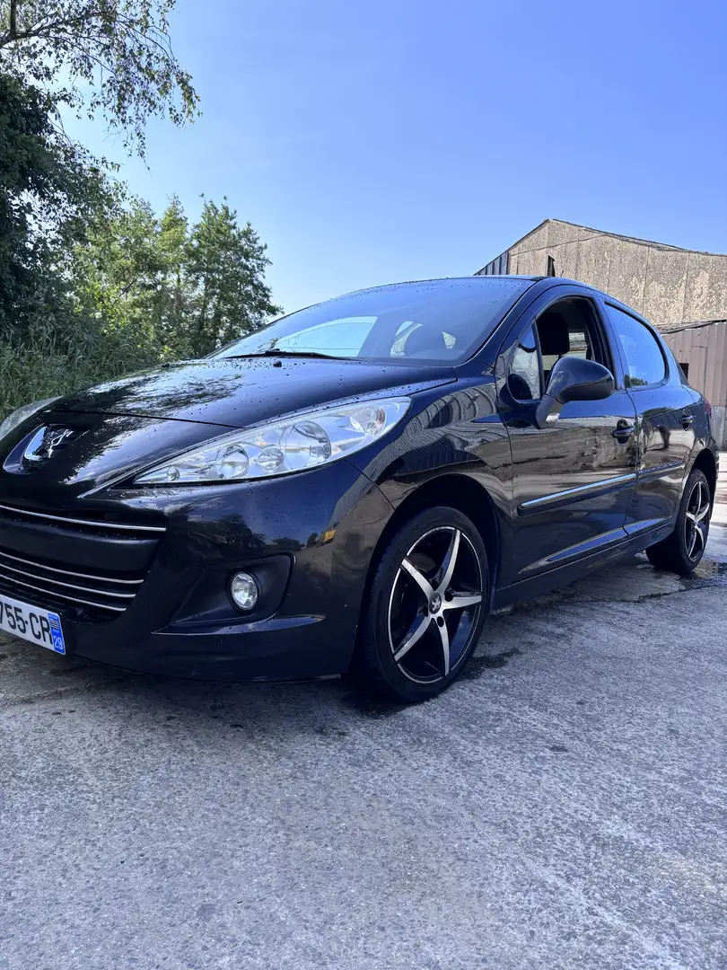 Peugeot 207 - 1