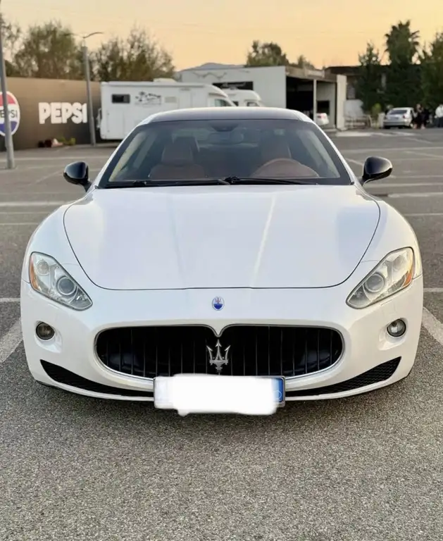 Maserati GranTurismo 2009 из Европы — купить под ключ