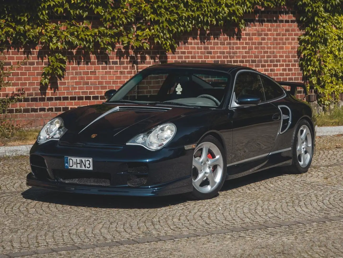 Porsche 911 Turbo | GT2-look | 39.200 km | Blau - 1