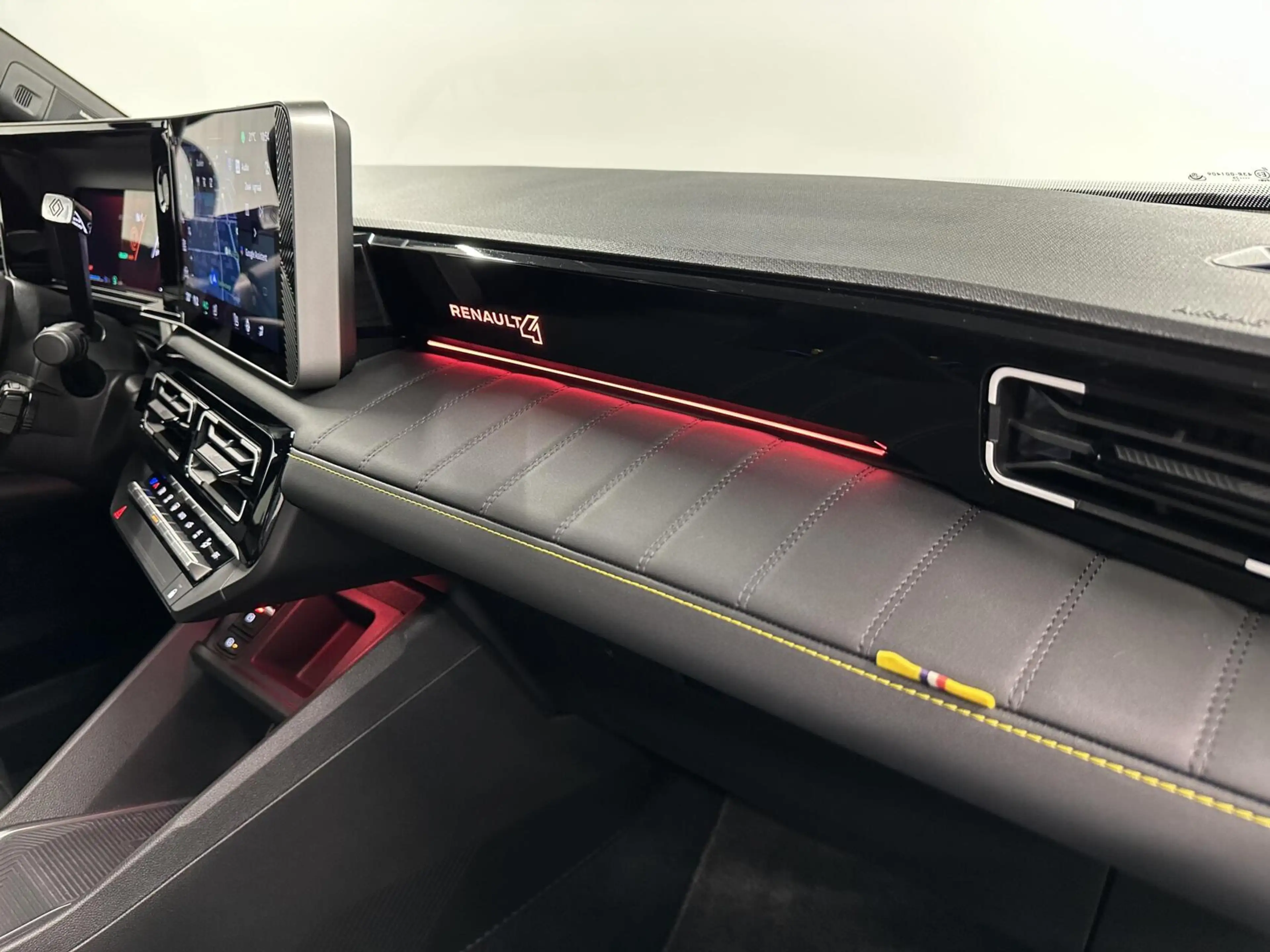 Renault R 4 comfort range iconic 52 kWh V2L CAMERA ADAPTIEF CR — photo 15