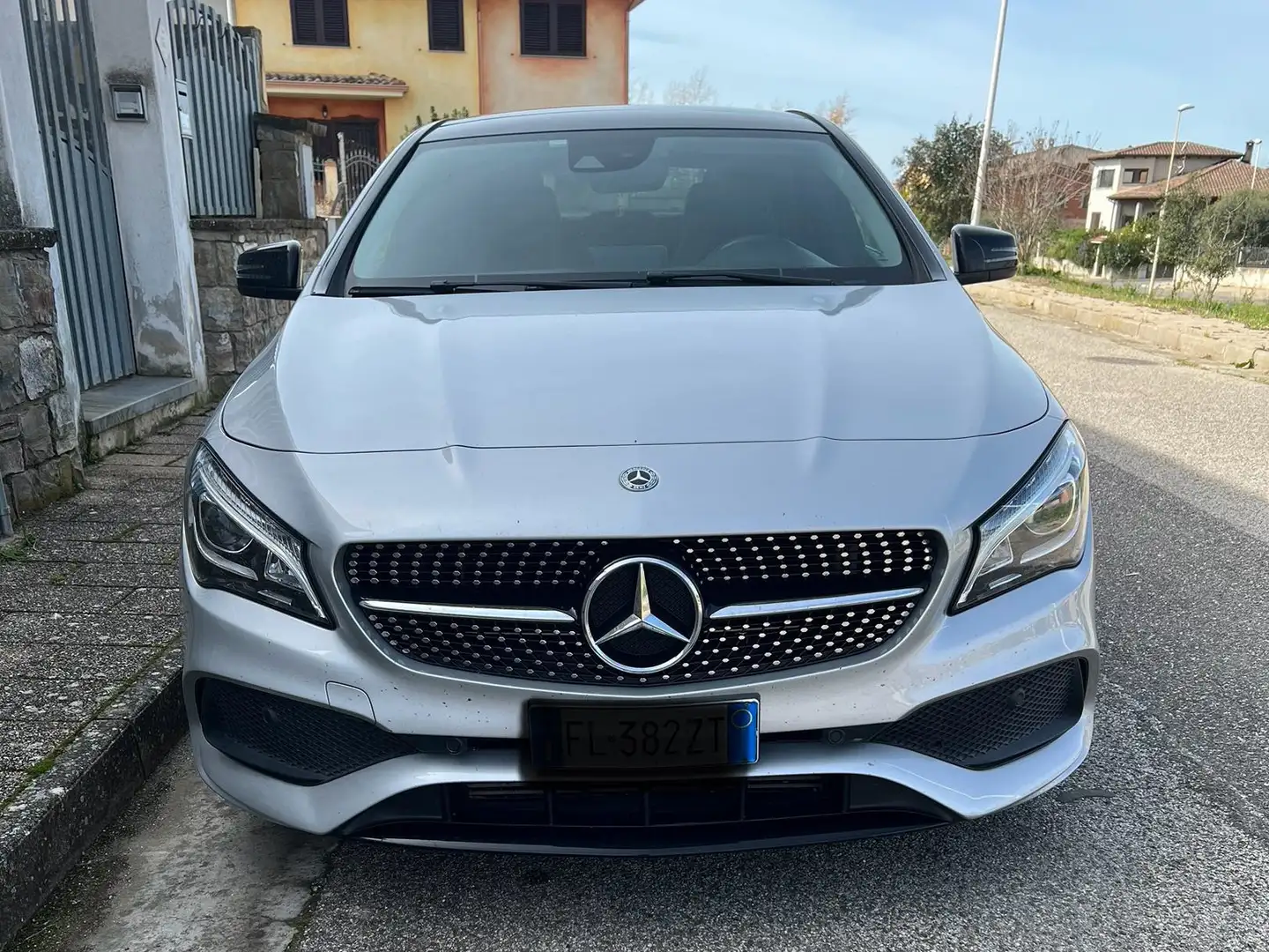 Mercedes-Benz CLA 220 CLA 220 d Premium 177cv automatica Argento - 2