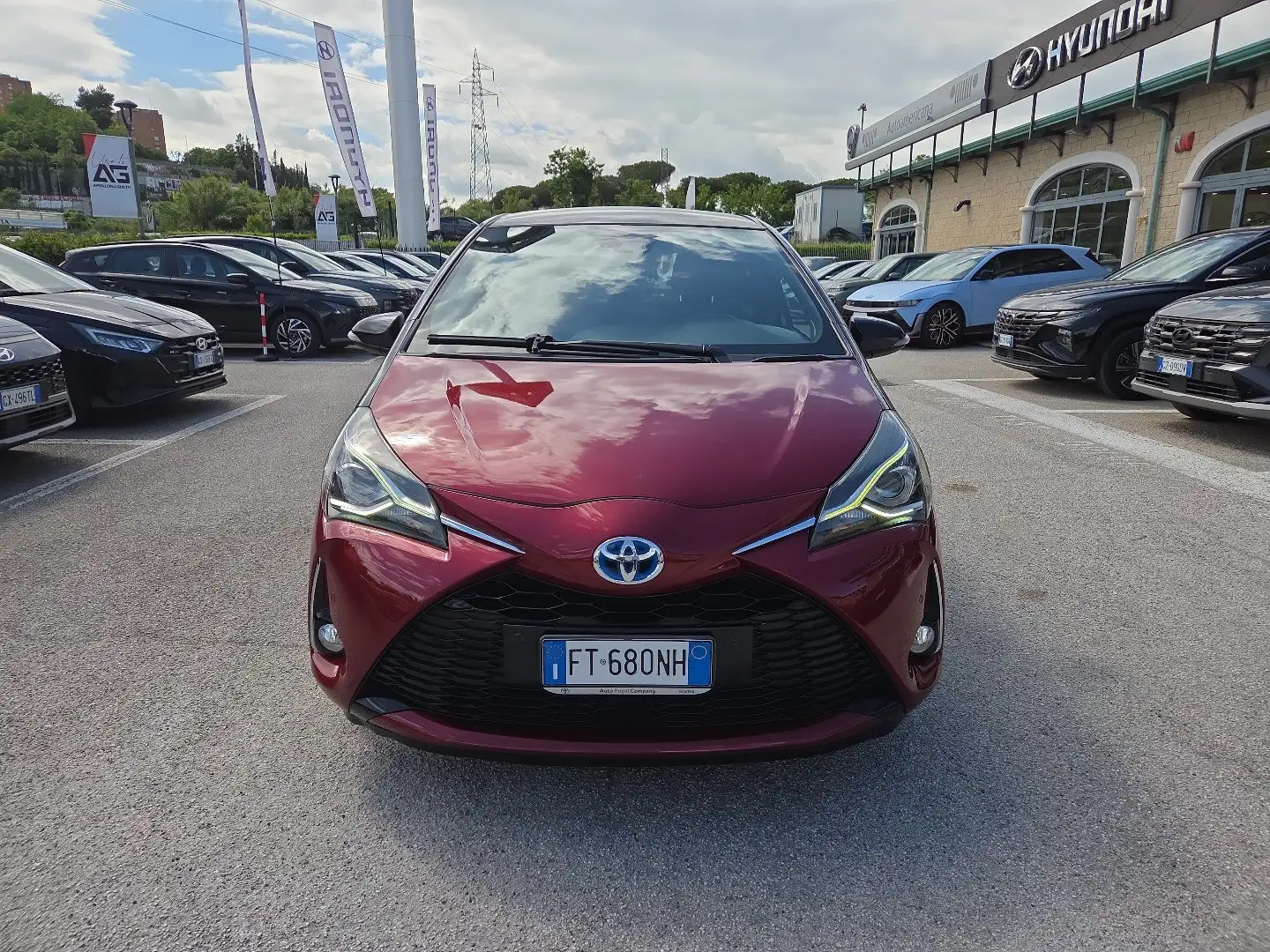 Toyota Yaris 1.5 Hybrid 5 porte Trend "Red Edition" Červená - 2