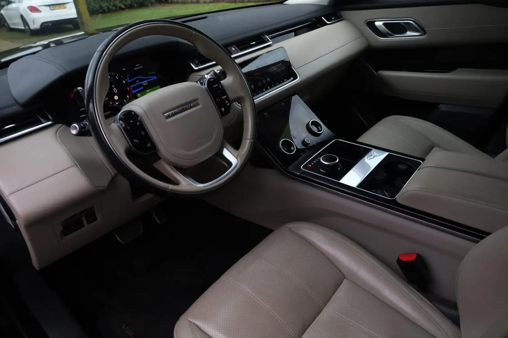 Land Rover Range Rover Velar 2.0 I4 Turbo AWD R-Dynamic SE Aut. | Meridian Surr Schwarz - 2
