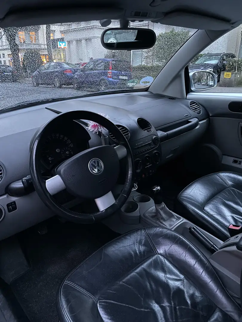 Volkswagen New Beetle Cabriolet 2.0 - 2