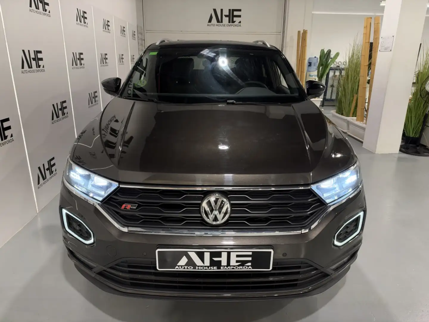 Volkswagen T-Roc 1.5 TSI Sport DSG7 Marrón - 2