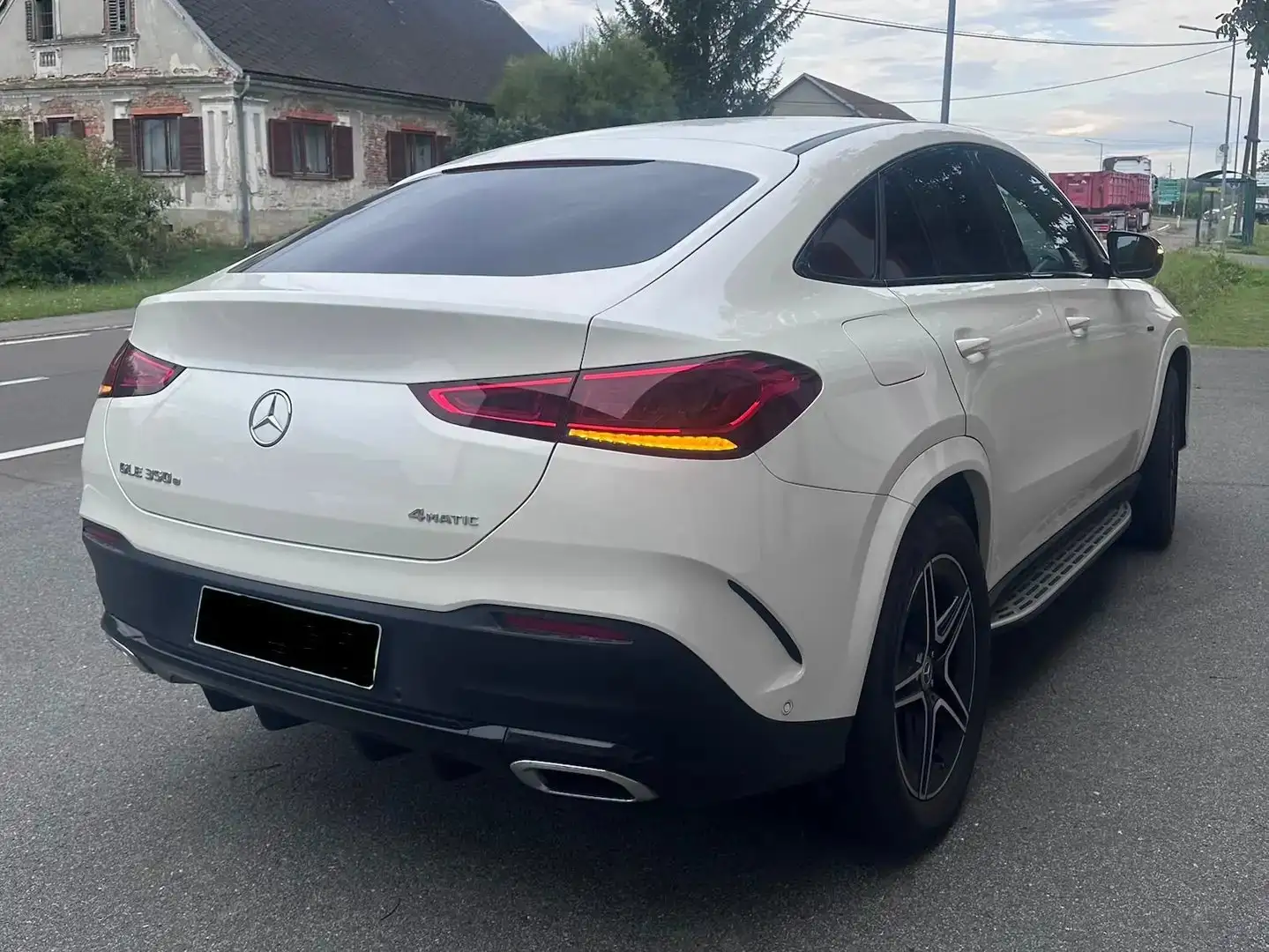 Mercedes-Benz GLE 350 Plugin Hybrid 4Matic 9G-TRONIC AMG Line Weiß - 1