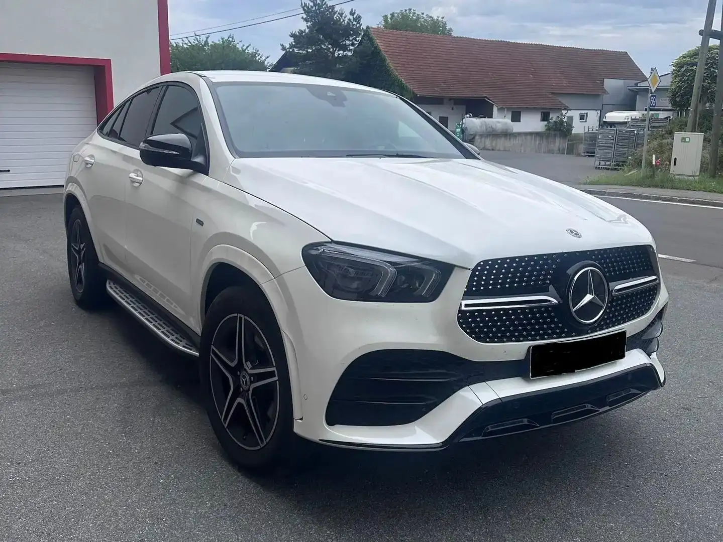 Mercedes-Benz GLE 350 Plugin Hybrid 4Matic 9G-TRONIC AMG Line Weiß - 2
