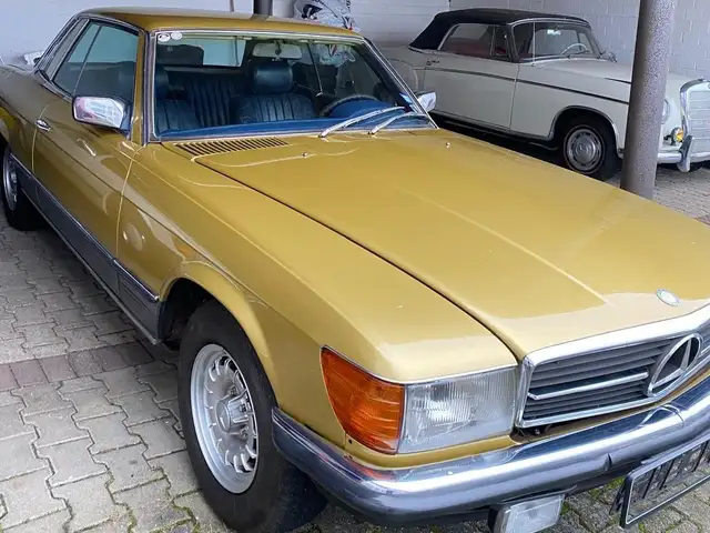Mercedes-Benz SLC 450 5.0 C107 mit kraftvollem V8