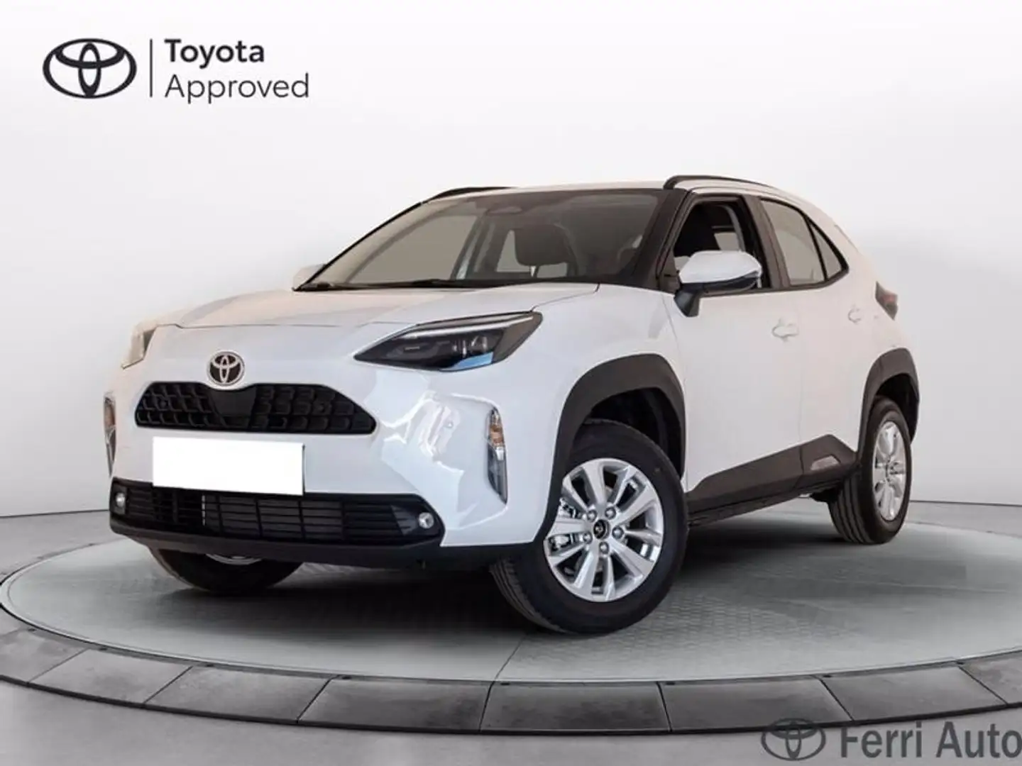 Toyota Yaris Cross 1.5h business fwd 116cv e-cvt Bianco - 1