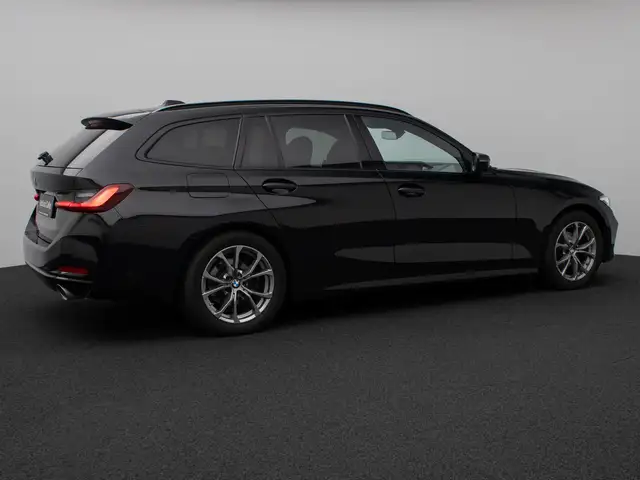 BMW 3 Series view 6