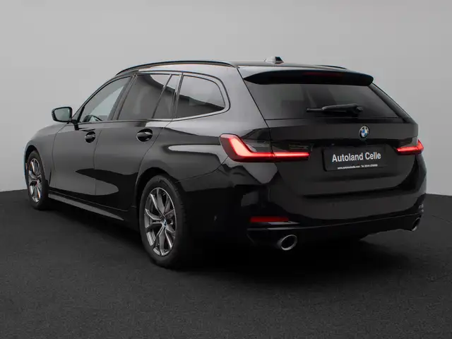 BMW 3 Series view 9
