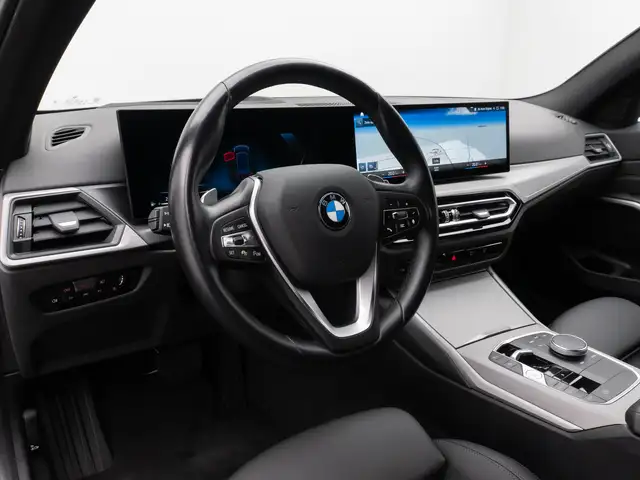 BMW 3 Series view 21