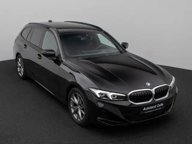 BMW 3 Series view 3