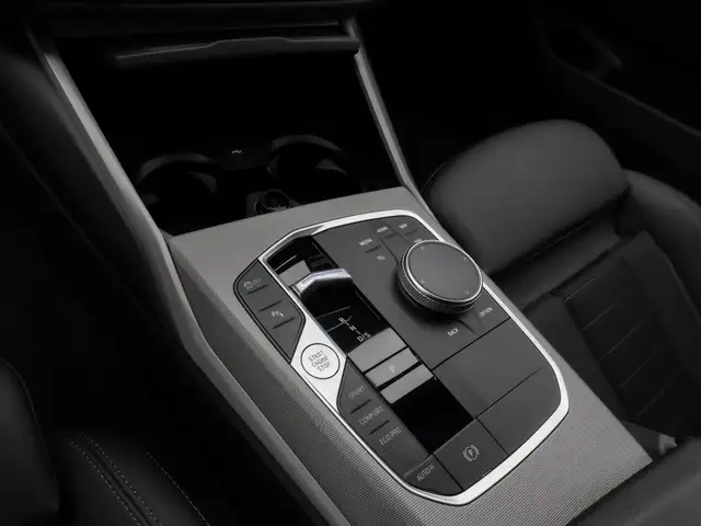 BMW 3 Series view 23