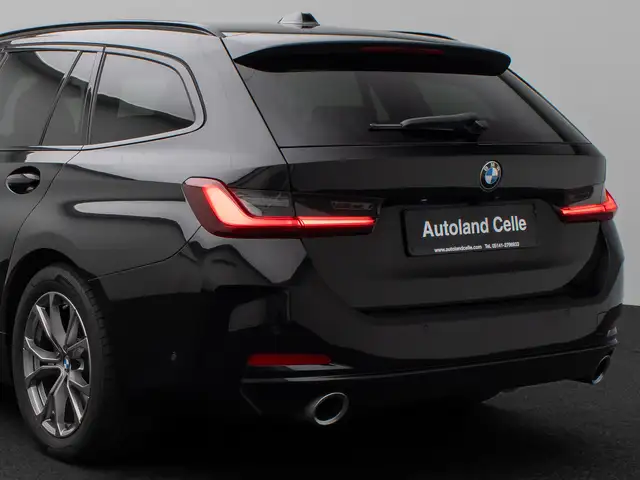 BMW 3 Series view 15