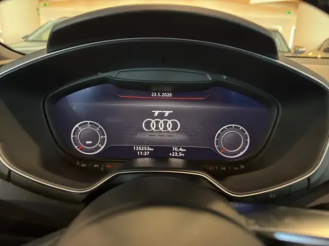 Audi TT view 12