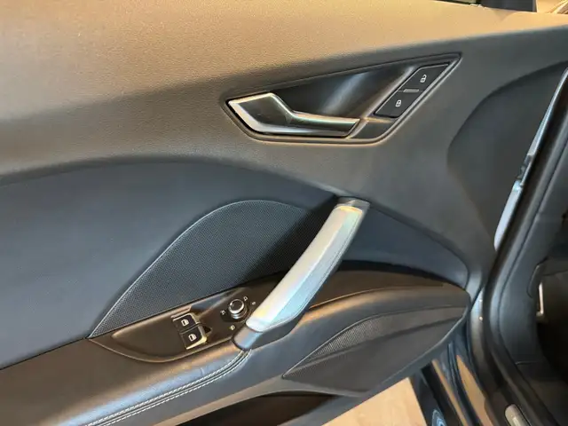 Audi TT view 9