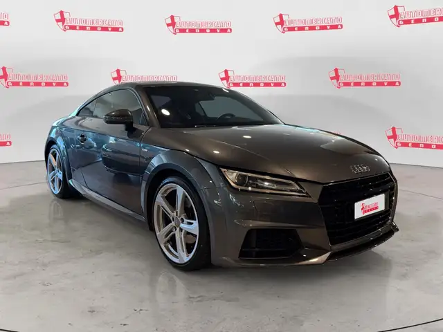 Audi TT view 5