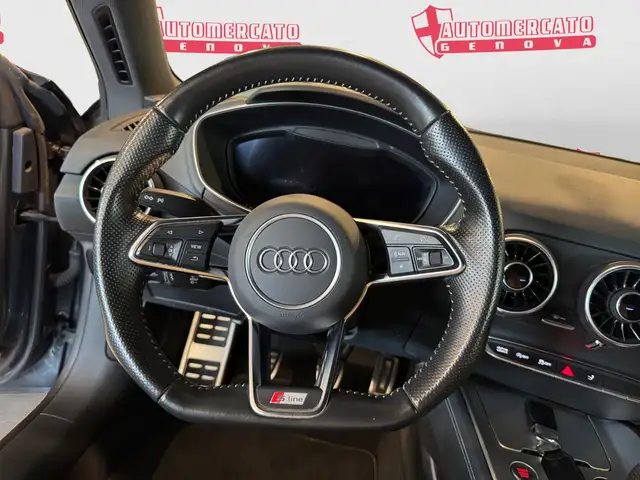 Audi TT view 11